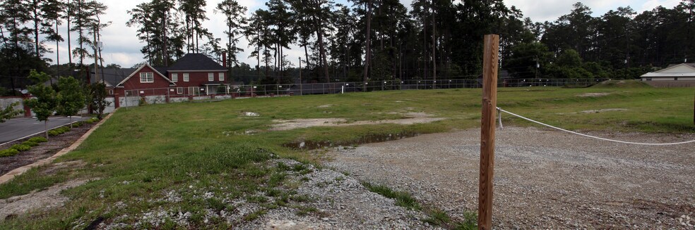 5243 Forest Dr, Columbia, SC à louer - Photo du bâtiment - Image 2 de 2