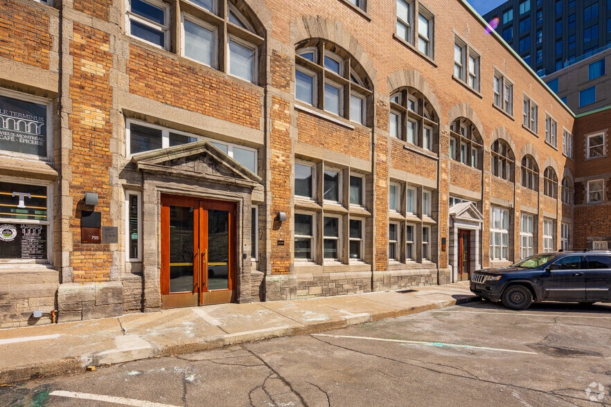 755 Rue Berri, Montréal, QC for lease - Building Photo - Image 2 of 3
