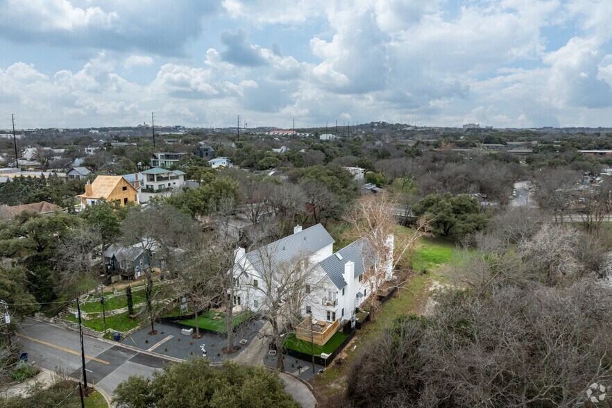 1109 W Annie St, Austin, TX à vendre - Photo du bâtiment - Image 2 de 5