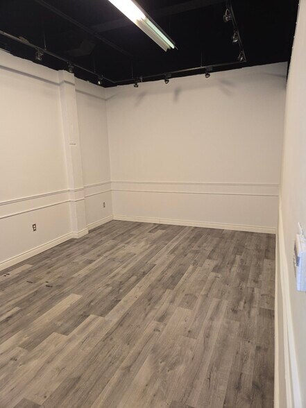 258 Wallace Ave, Toronto, ON à louer - Photo intérieure - Image 3 de 7