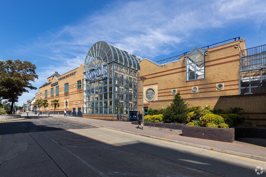 High St, Southend On Sea for lease - Primary Photo - Image 1 of 10