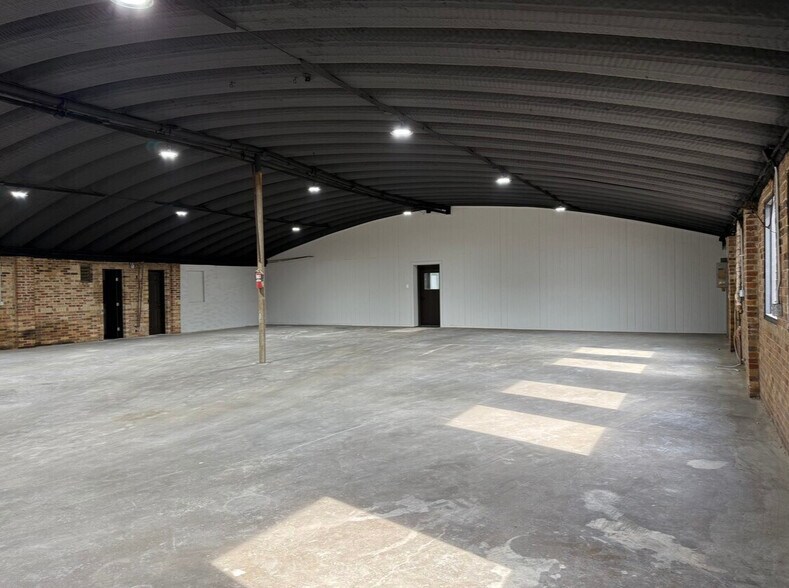 100 W Rock Island Rd, Grand Prairie, TX à vendre - Photo du bâtiment - Image 3 de 5