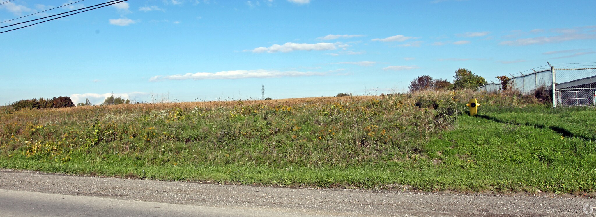 Champlain Ave, Whitby, ON for sale Primary Photo- Image 1 of 1