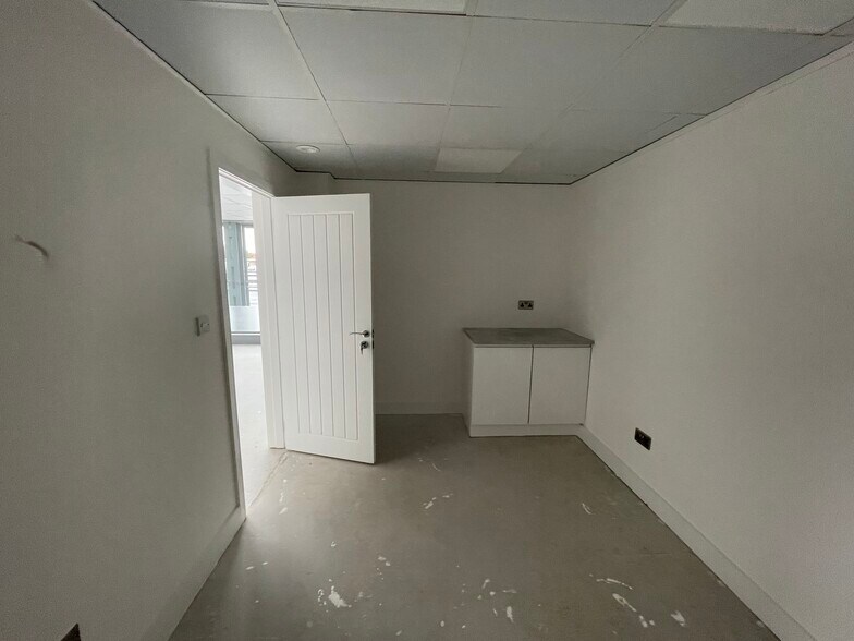 500-510 Main St, Bellshill à louer - Photo du bâtiment - Image 3 de 3