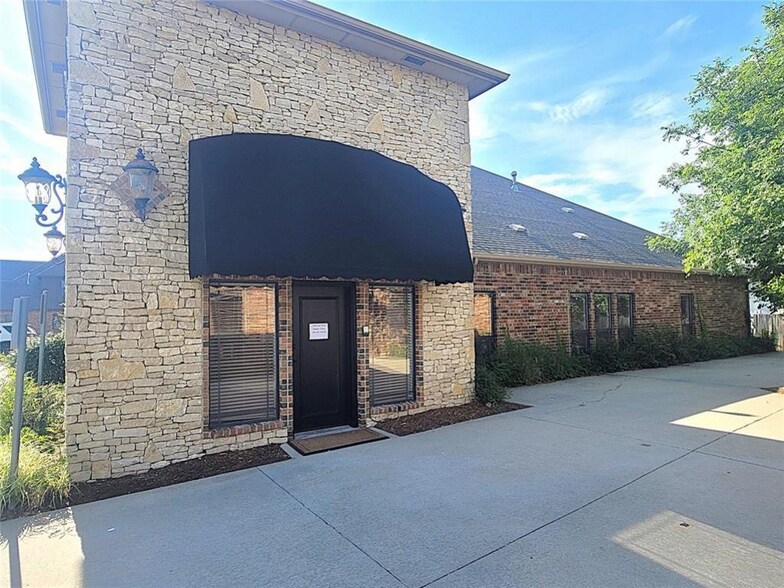 1624 SW 122nd St, Oklahoma City, OK à vendre - Photo du bâtiment - Image 2 de 17