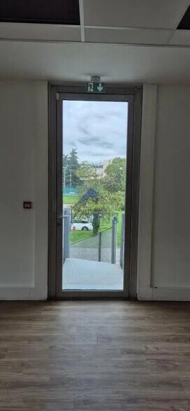 Bureau dans Bron à louer - Photo intérieure - Image 3 de 6