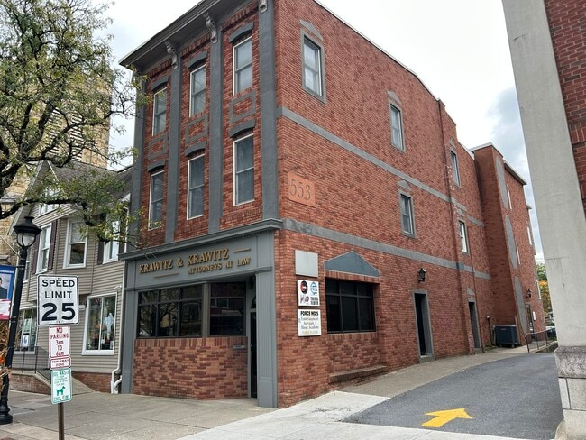More details for 553 Main St, Stroudsburg, PA - Office for Lease