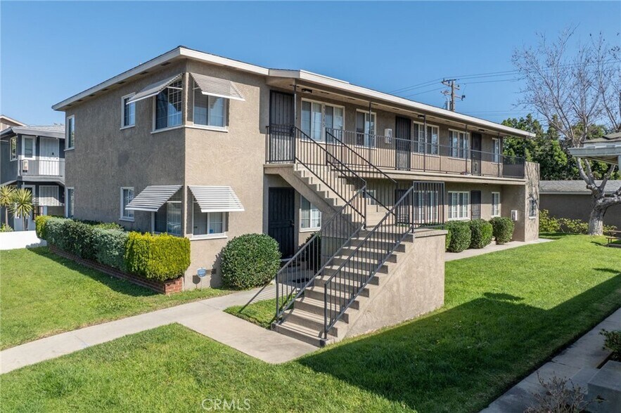 4336 N Lakewood Blvd, Long Beach, CA à vendre - Photo du bâtiment - Image 2 de 3