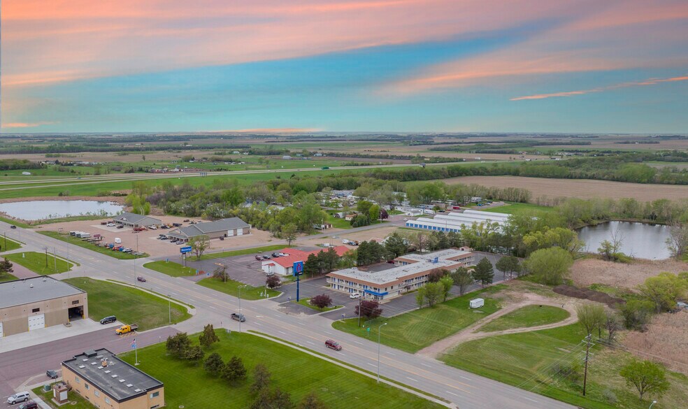 1309 S Ohlman St, Mitchell, SD for sale - Building Photo - Image 3 of 57