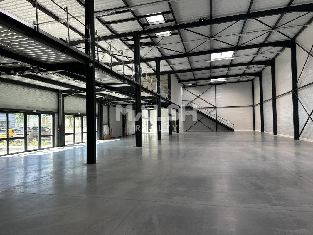 Flex in Saint-Quentin-Fallavier for lease Interior Photo- Image 1 of 17