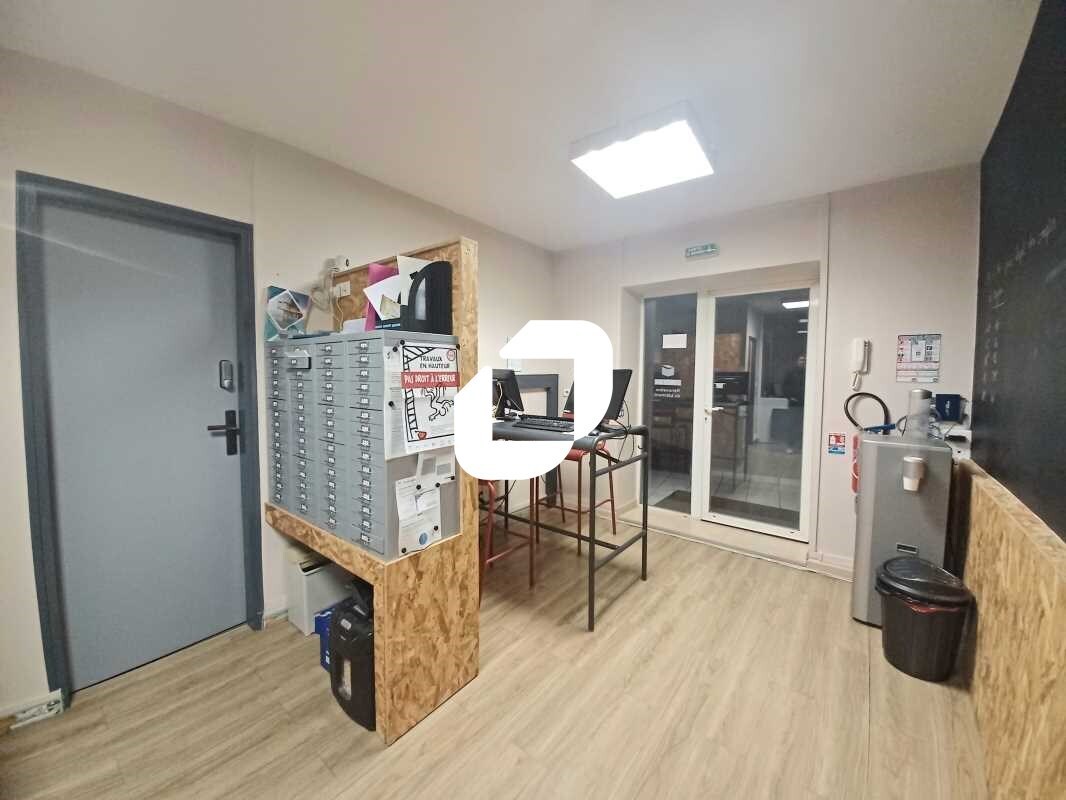 Bureau dans Cenon à louer Photo intérieure- Image 1 de 7