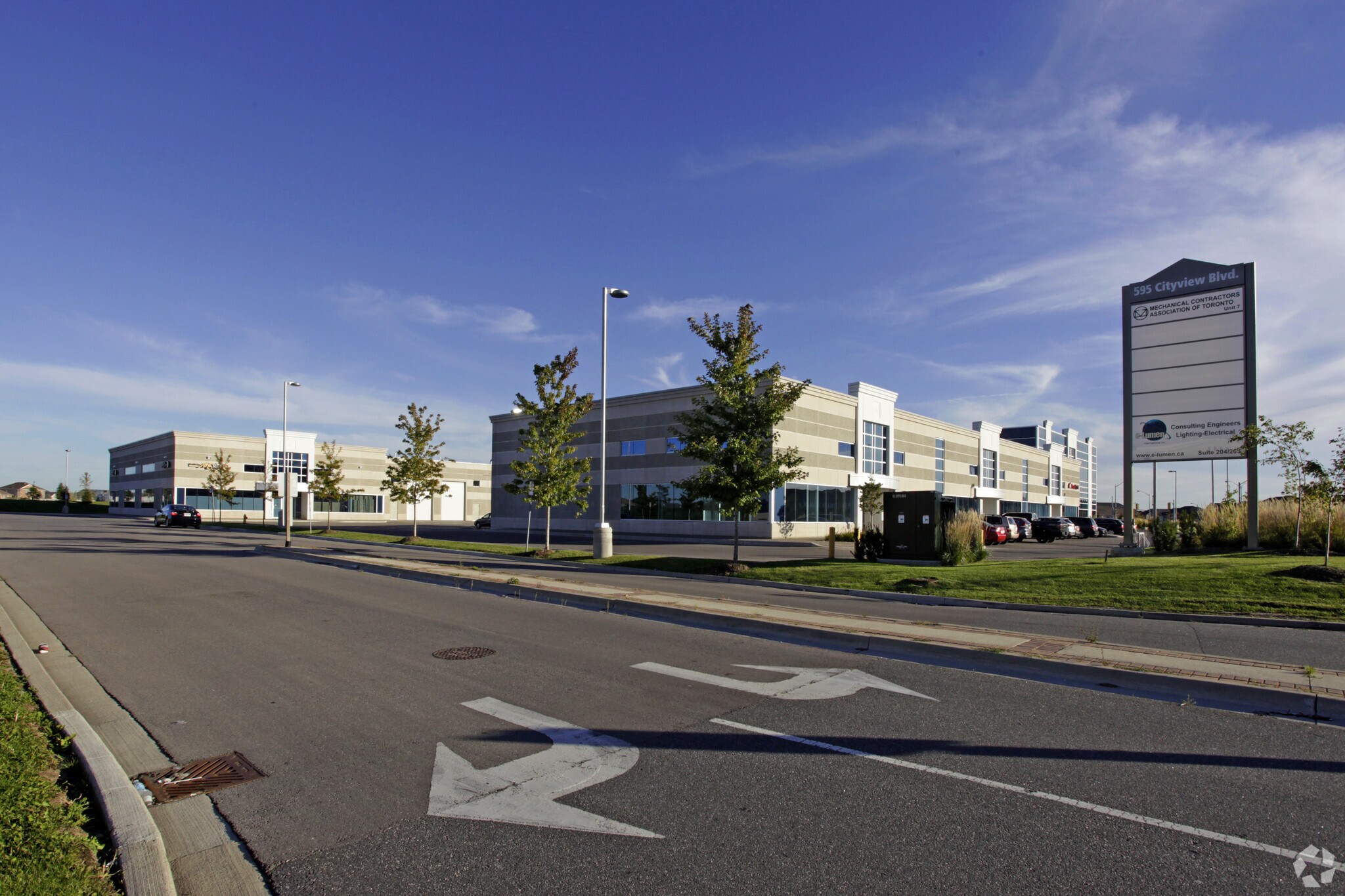 595 Cityview Blvd, Vaughan, ON for sale Primary Photo- Image 1 of 1