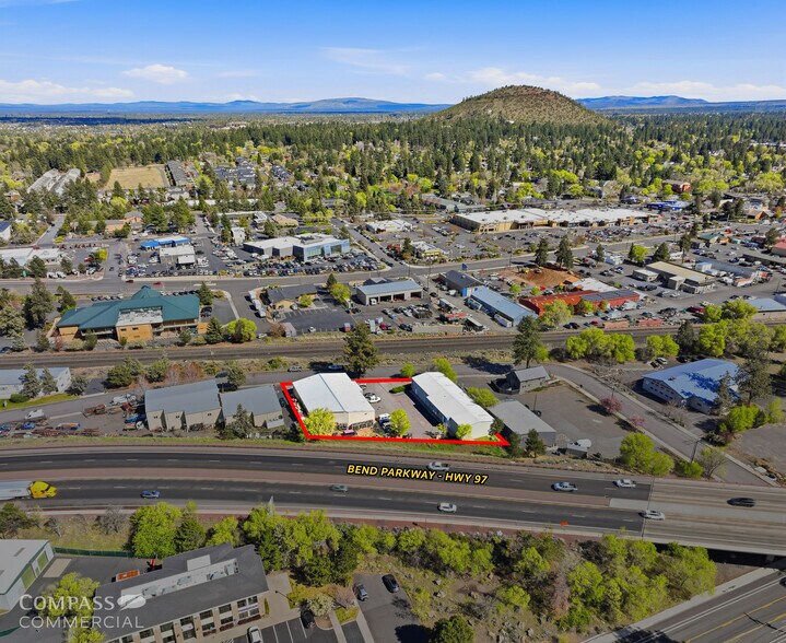 2185 NE 2nd St, Bend, OR à vendre - Photo du bâtiment - Image 2 de 22