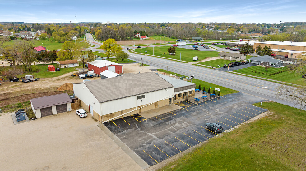 23203 WI-57 Hwy, Kiel, WI à vendre - Photo du bâtiment - Image 3 de 28