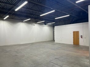 318 W Quail Trax Pl, Salt Lake City, UT for lease Interior Photo- Image 1 of 3