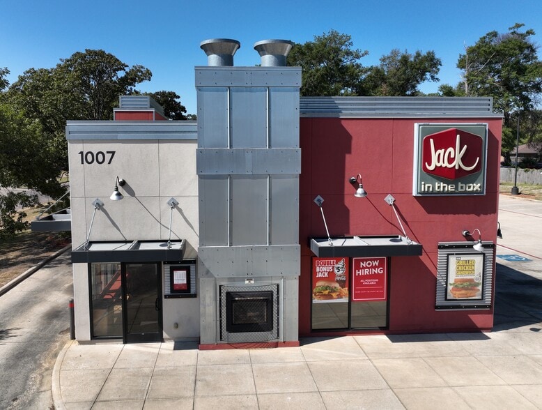 1007 S Wheeler St, Jasper, TX for lease - Building Photo - Image 3 of 8