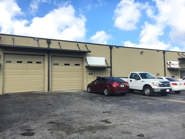 7250-7280 NW 25th St, Miami, FL for lease - Building Photo - Image 3 of 6