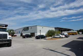 Plus de détails pour 8247-8251 15th St E, Sarasota, FL - Industriel à vendre