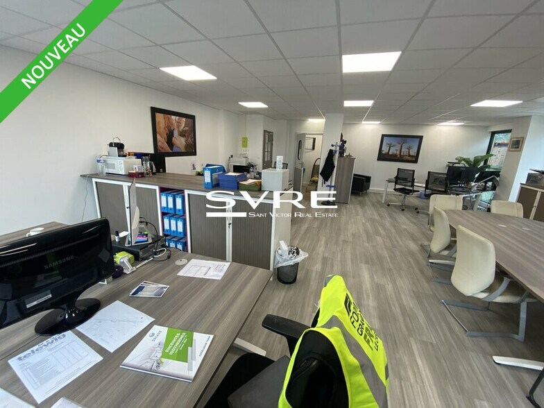 392 Avenue Des Genévriers, La Ciotat for lease - Interior Photo - Image 2 of 15