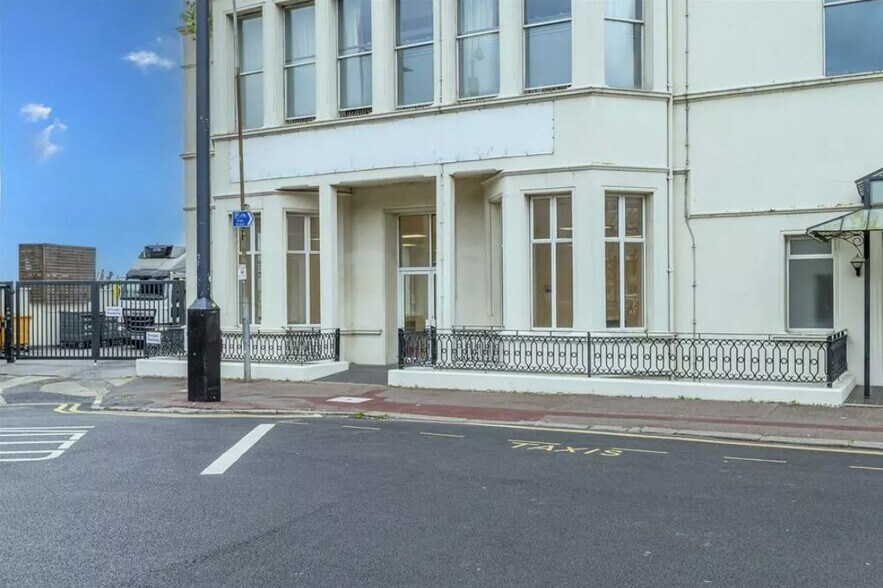 4-5 Church Rd, Southend-On-Sea à louer - Photo du bâtiment - Image 3 de 3