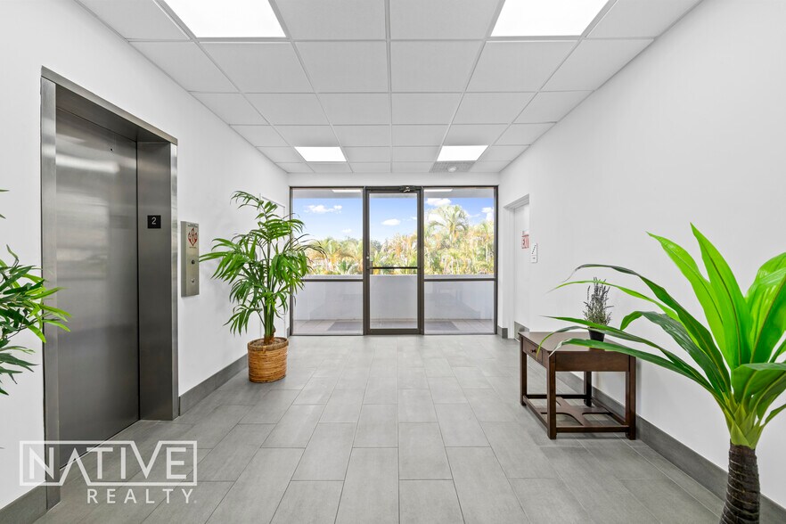 2150 S Andrews Ave, Fort Lauderdale, FL à louer - Photo du bâtiment - Image 3 de 17