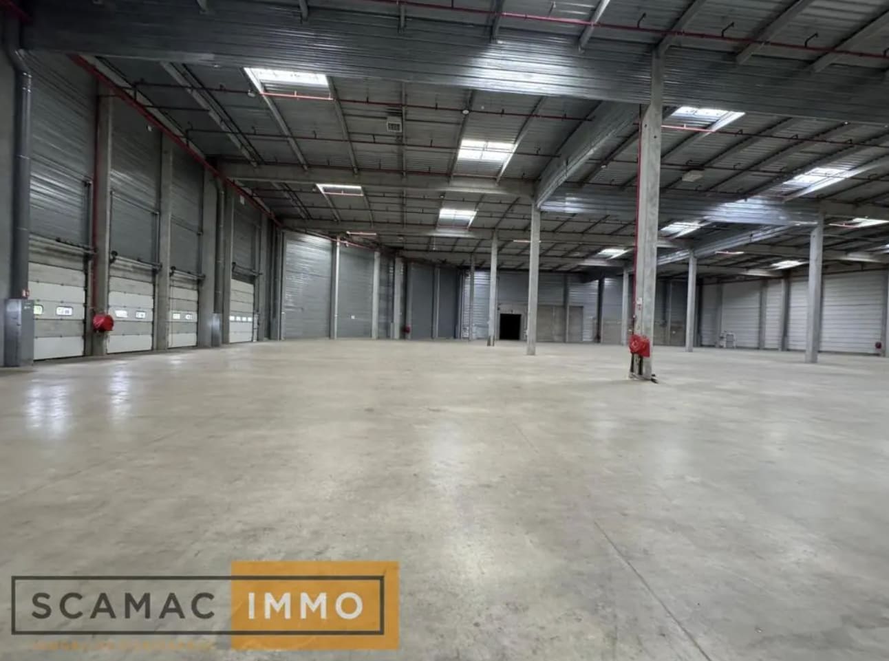 Industrial in Combs-la-Ville for lease Interior Photo- Image 1 of 10