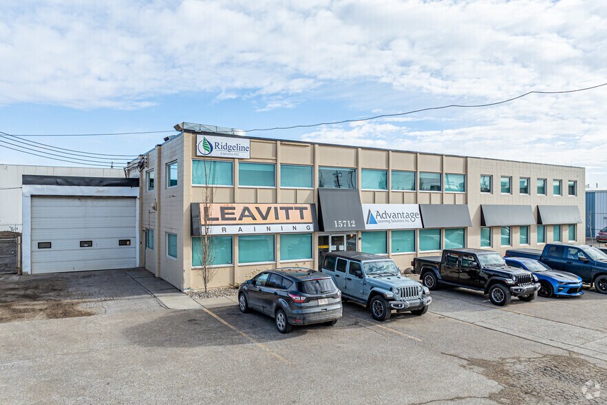 15712 112 Ave, Edmonton, AB à vendre - Photo du bâtiment - Image 1 de 28