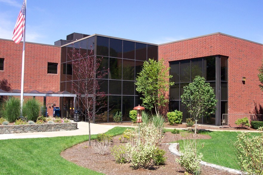 35 Pearl St, Brockton, MA à louer - Photo du bâtiment - Image 2 de 10