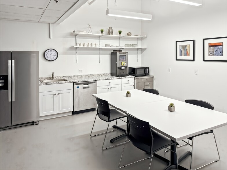 315 University Ave, Westwood, MA for lease - Interior Photo - Image 2 of 13