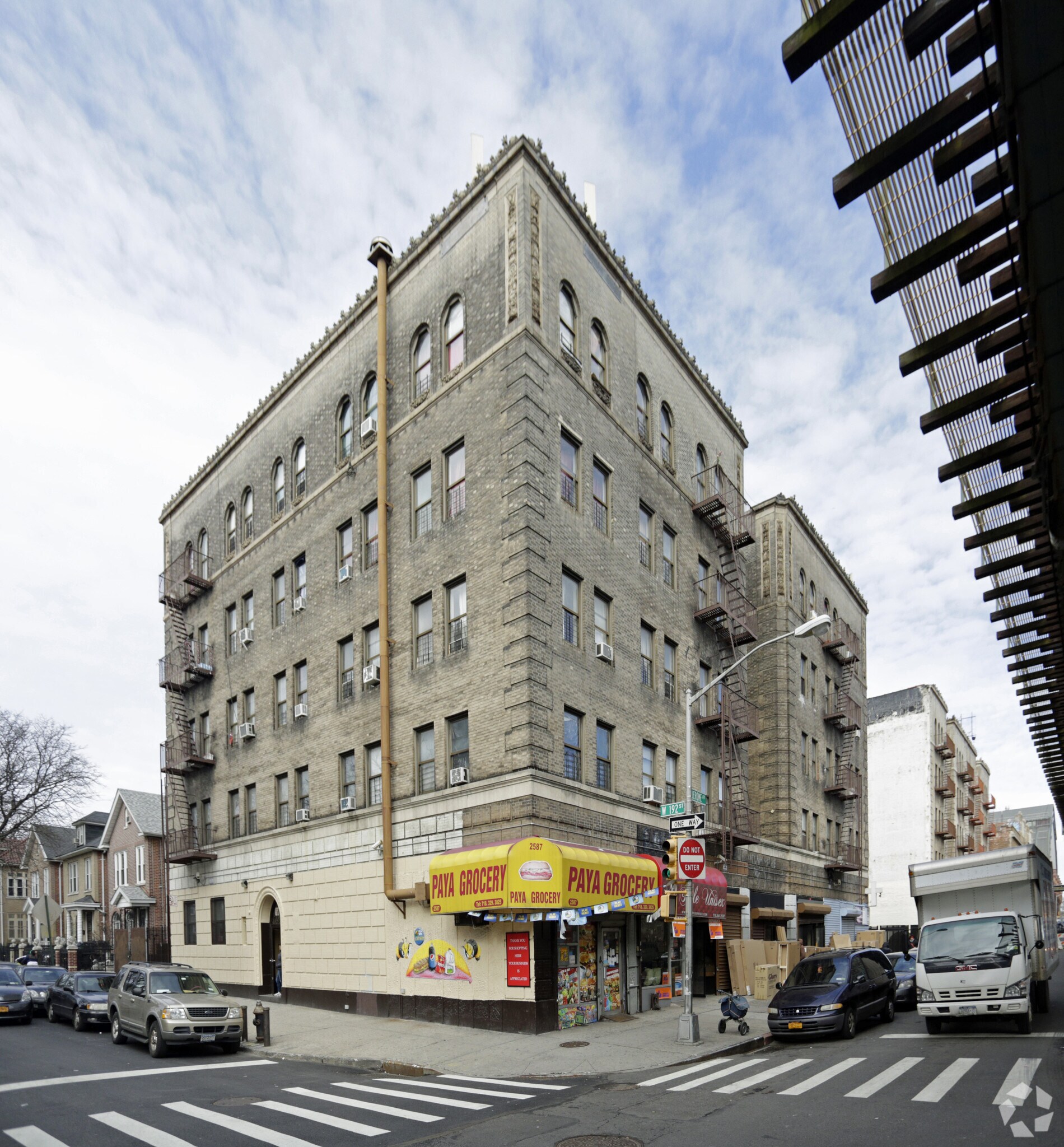 2597 Jerome Ave, Bronx, NY for sale Primary Photo- Image 1 of 4