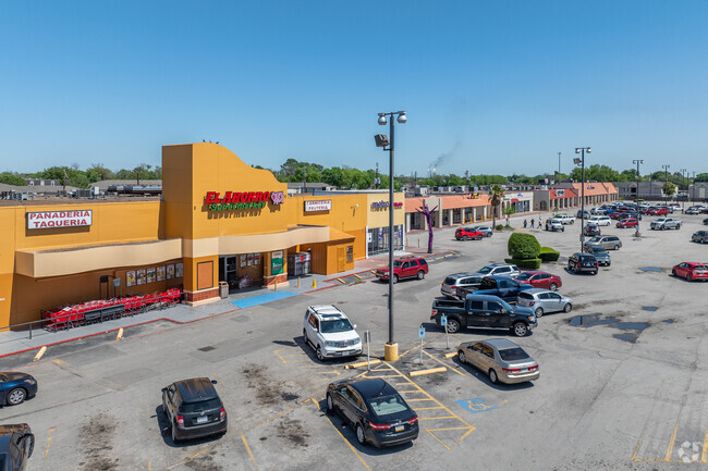 Plus de détails pour 2211-2225 Southmore Ave, Pasadena, TX - Vente au détail à louer