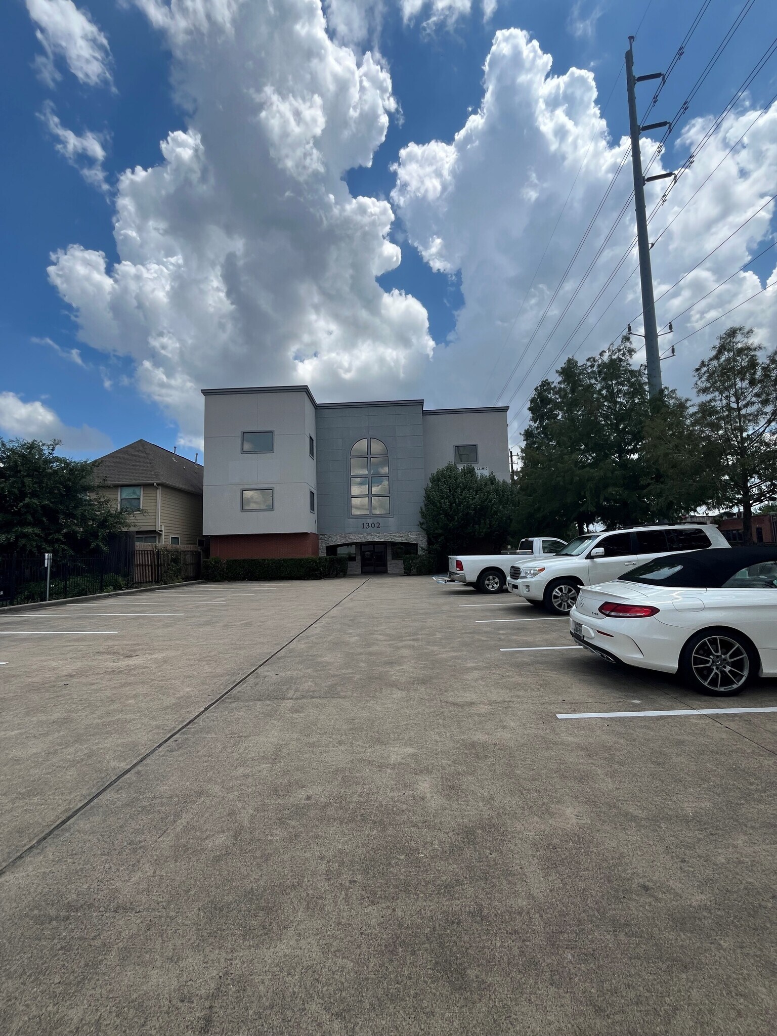 1302 N Shepherd Dr, Houston, TX à louer Photo du bâtiment- Image 1 de 20