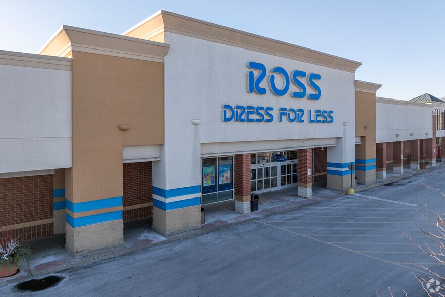 8251-8361 N Belmont Ave, River Grove, IL for lease - Building Photo - Image 2 of 8