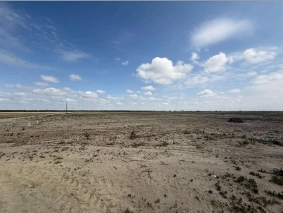 1 W Rose Ave, Caruthers, CA for sale - Primary Photo - Image 1 of 2