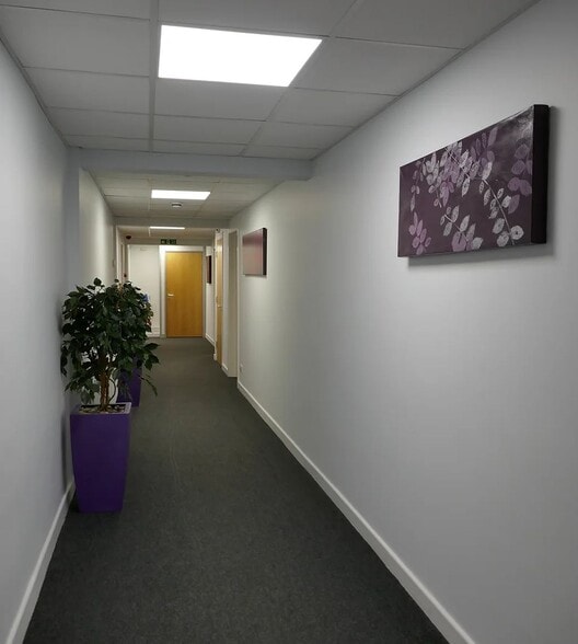 26 Front St, Durham for lease - Interior Photo - Image 3 of 6