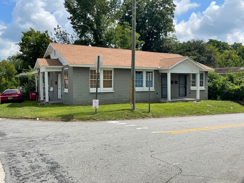 9 Units in Macon, GA portfolio of 2 properties for sale on LoopNet.ca - Building Photo - Image 3 of 35