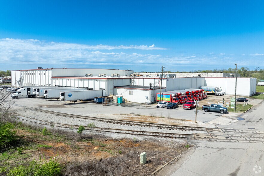 1200 Roberts Industrial Dr, Birmingham, AL à louer - Photo du bâtiment - Image 2 de 8