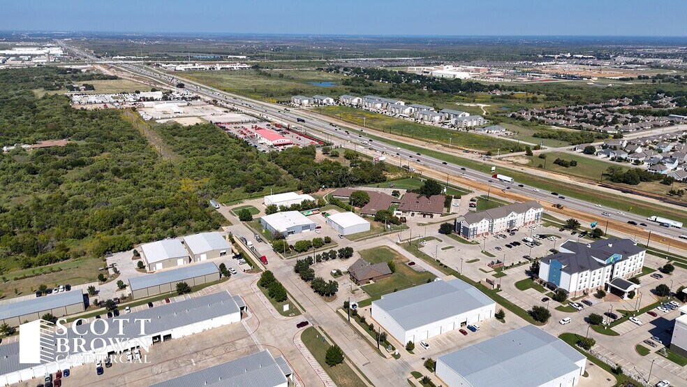 2400 Worthington St, Denton, TX à louer - Photo du bâtiment - Image 3 de 15