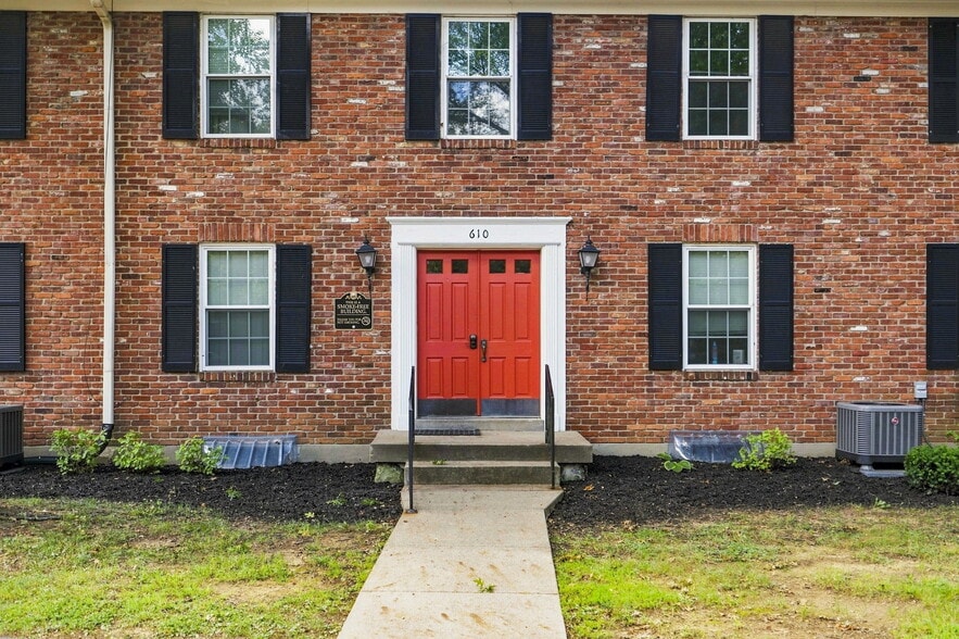 610-620 Breckenridge Ln, Louisville, KY for sale - Building Photo - Image 3 of 9