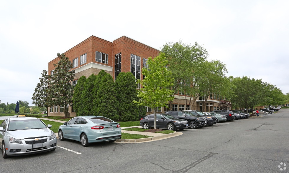 301 Concourse Blvd, Glen Allen, VA for lease - Building Photo - Image 3 of 10