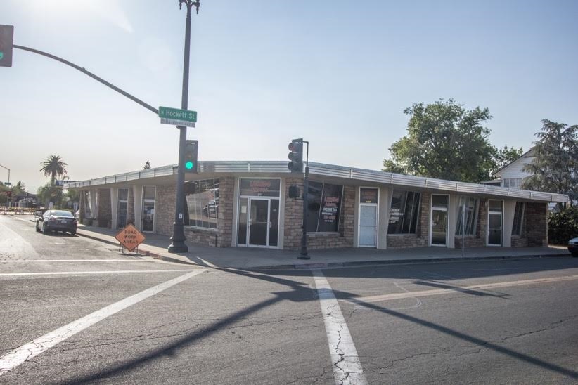 241-245 N Hockett St, Porterville, CA for lease - Building Photo - Image 3 of 12