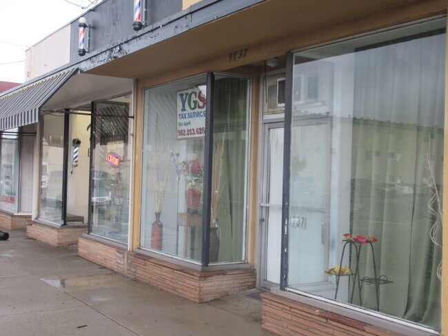 More details for 9733-9737 Flower St, Bellflower, CA - Retail for Sale