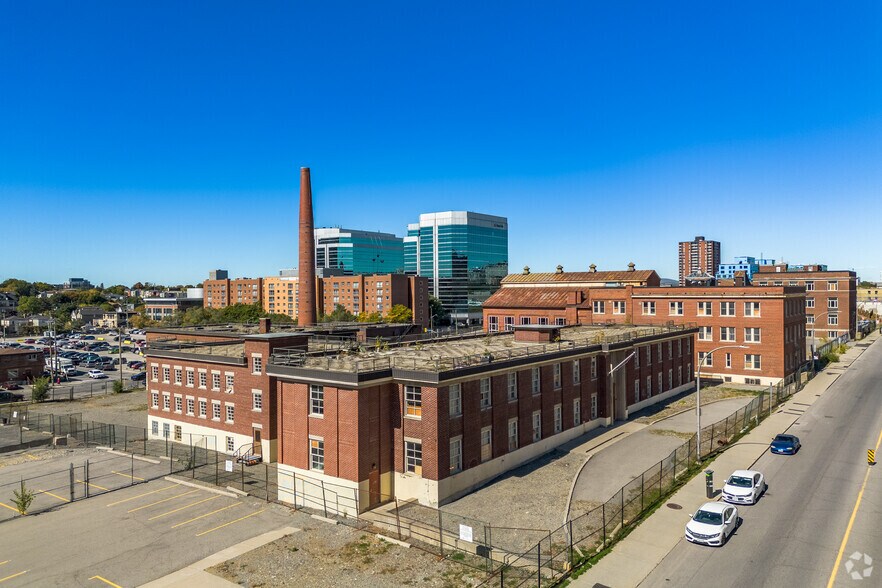 Booth St, Ottawa, ON à vendre - Photo du bâtiment - Image 2 de 3