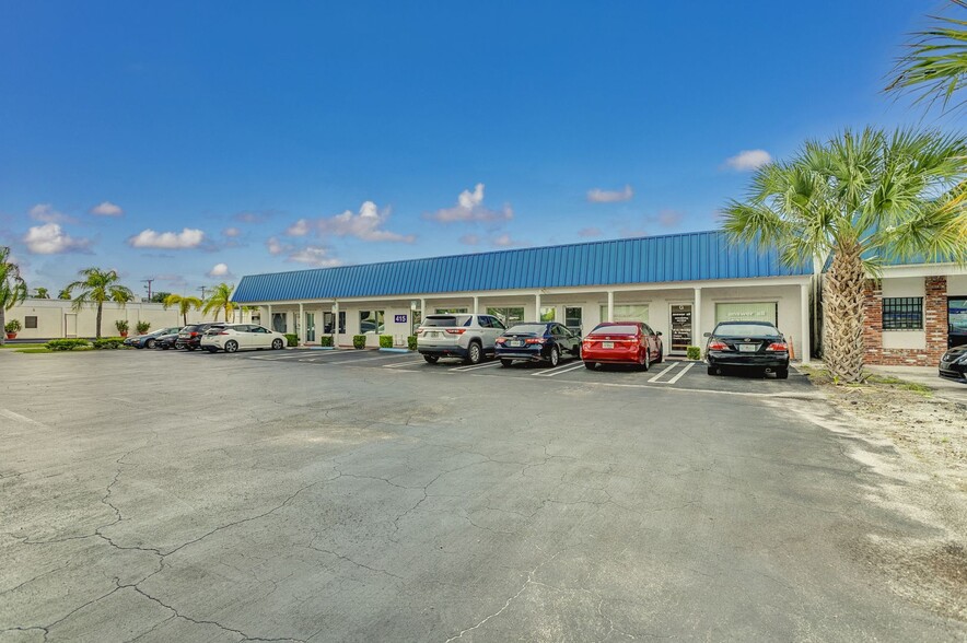 415 Federal Hwy, Lake Park, FL à vendre - Photo du bâtiment - Image 3 de 50