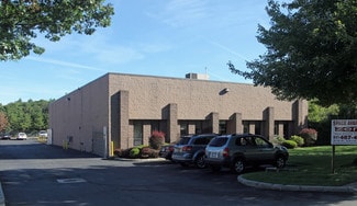 Plus de détails pour 21 Peachtree Ct, Holbrook, NY - Industriel à louer