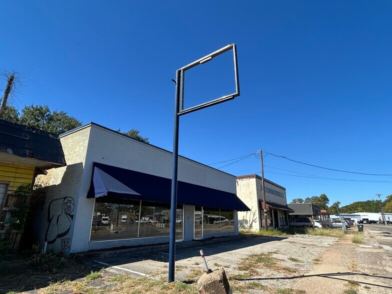 121 S Glenwood Blvd, Tyler, TX à vendre - Photo du bâtiment - Image 2 de 47
