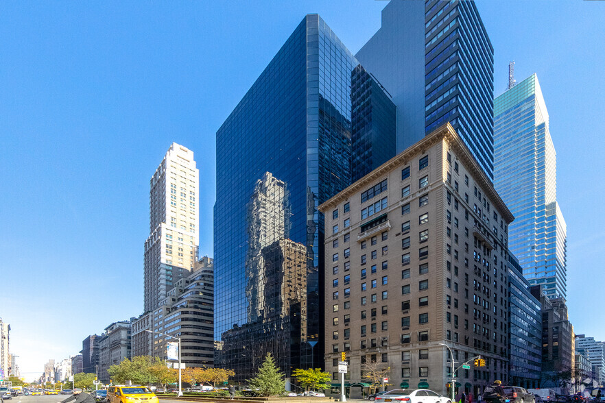 499 Park Ave, New York, NY for lease - Building Photo - Image 1 of 9