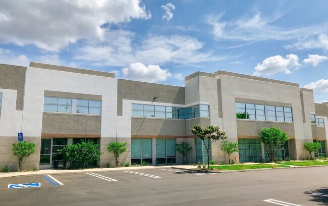 Plus de détails pour 201 Bernoulli Cir, Oxnard, CA - Industriel à louer