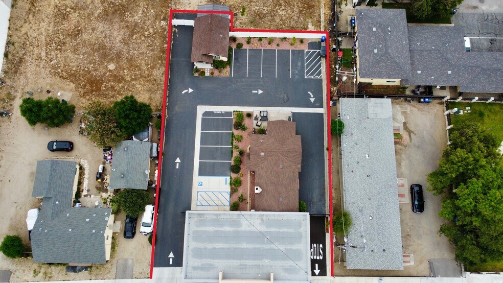 7893 Sierra Ave, Fontana, CA à louer - Photo du bâtiment - Image 2 de 7