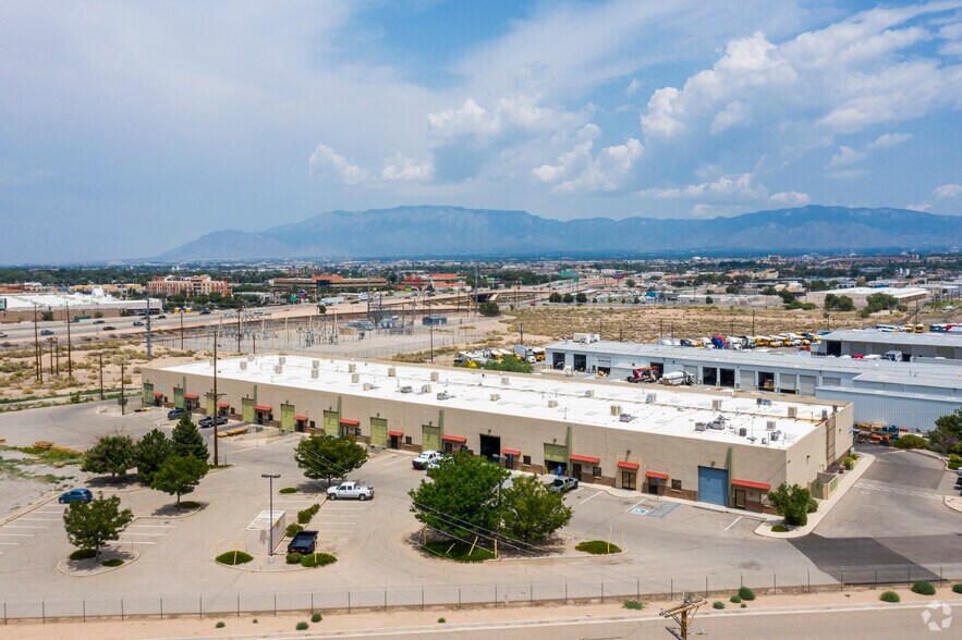 1701 Aspen Ave NW, Albuquerque, NM à louer - Aérien - Image 2 de 5